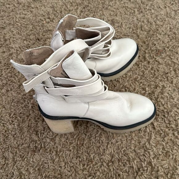 FREE PEOPLE | Jesse Cutout Leather Boot In White | 39.5 - Picture 4 of 6